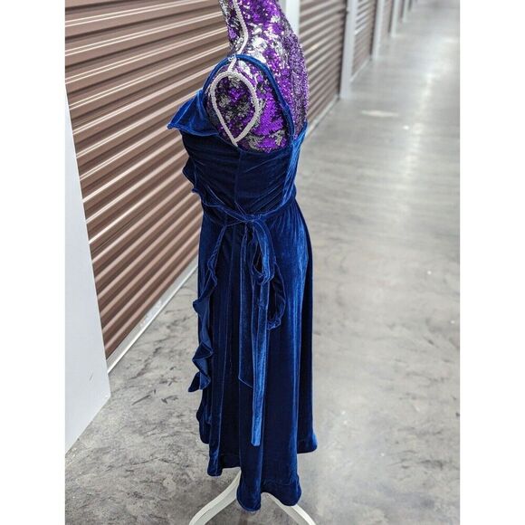 BCBG Size Medium Blue Ruffle Trim Velvet Wrap Dress NEW WITH TAGS - Picture 5 of 6